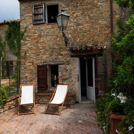 Casa Torre Adults Only Storia E Relax A Fiorenzuola *